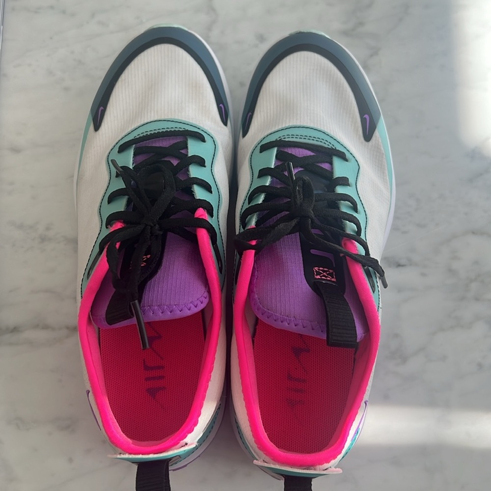 Nike’s - Picture 4 of 7